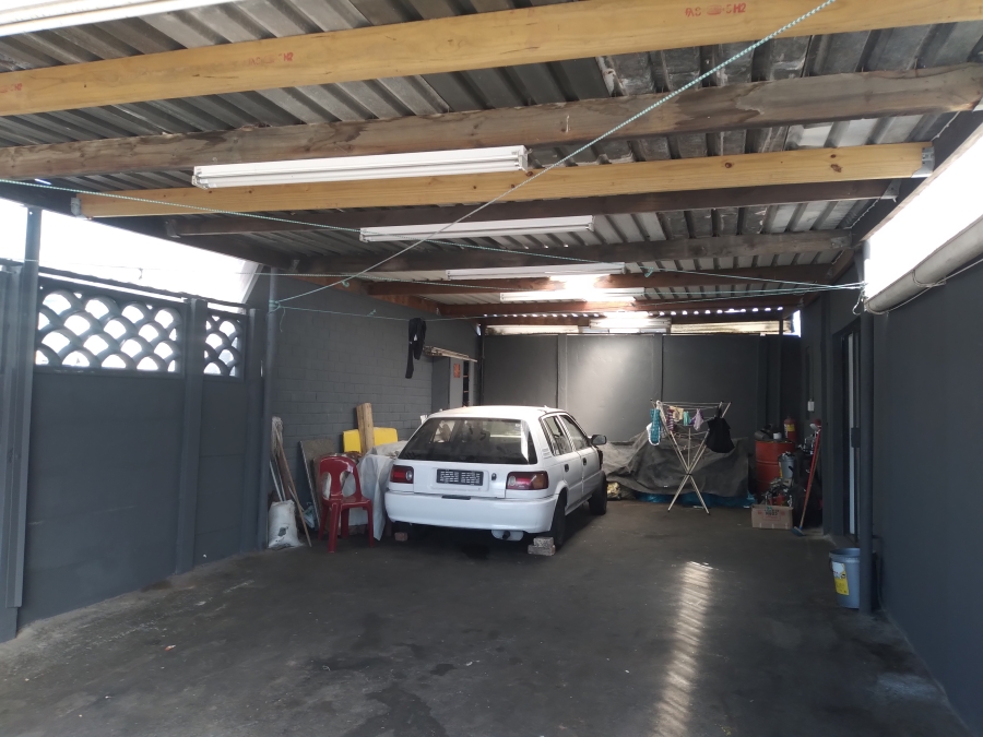 2 Bedroom Property for Sale in Valhalla Park Western Cape